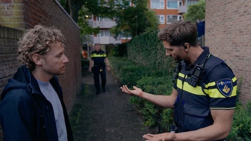 Agent Peter gewond aan hand na achtervolging in Bureau Utrecht: 'Wil hem niet laten gaan'