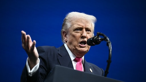 Trump tekent na maanden verzet toch voor vrijgeven dossier Epstein