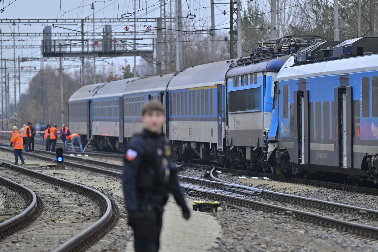 Tientallen gewonden bij treinongeluk in Tsjechië, politie start onderzoek