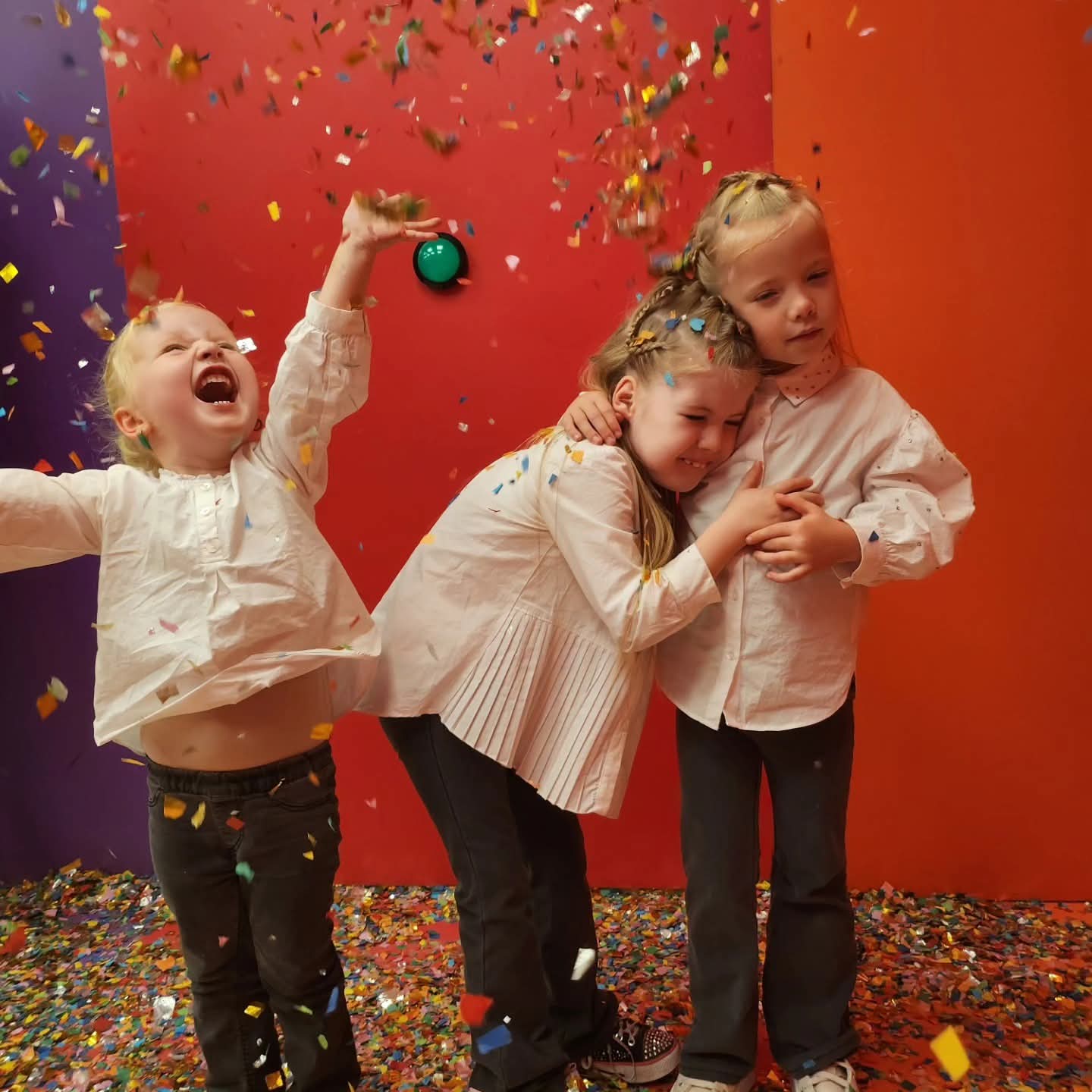 De drie zusjes Chloé, Aelynn en Zarah (vlnr)