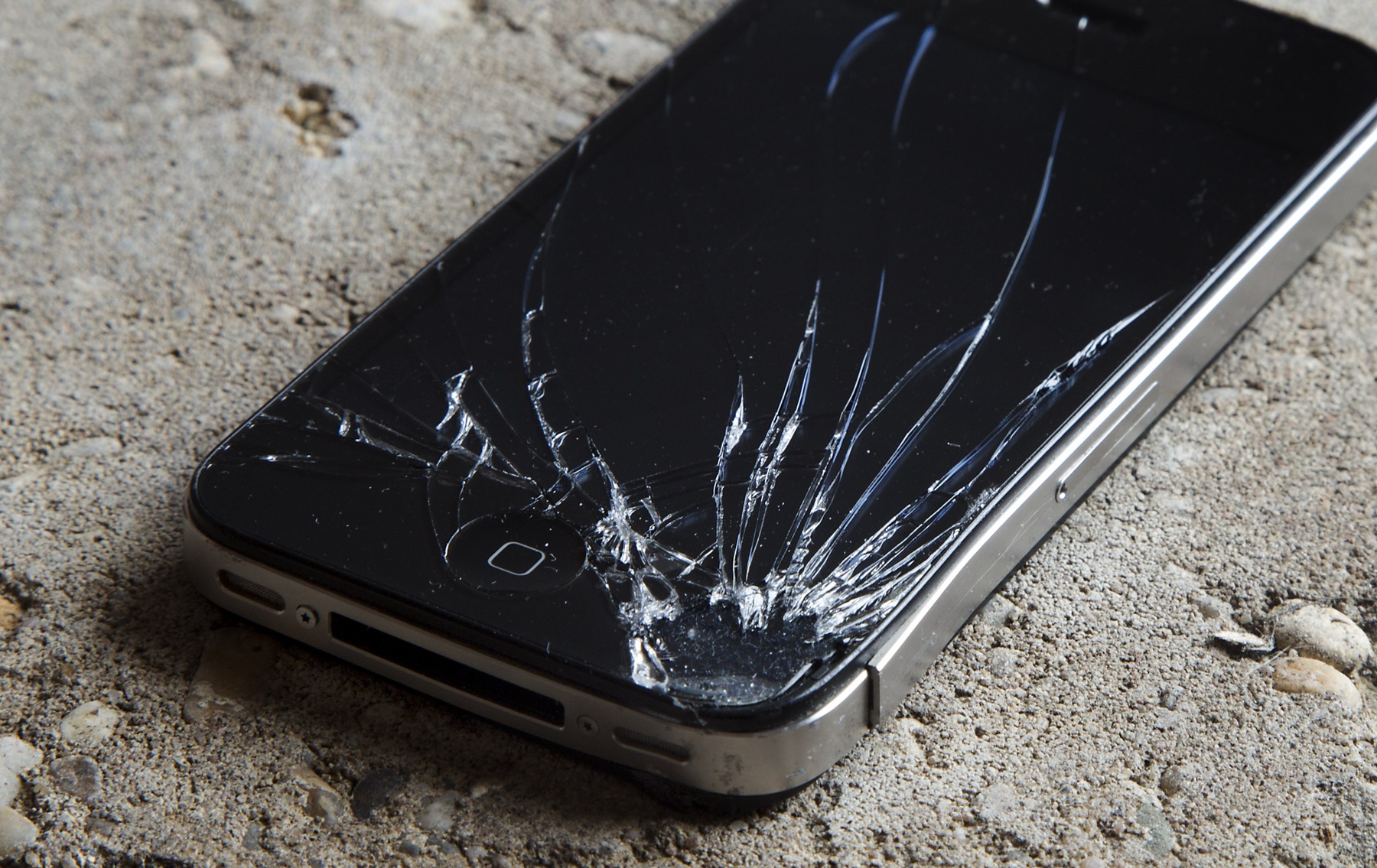 Steeds meer fraudeurs: 'Claim voor zwarte schoenen, foto met witte'