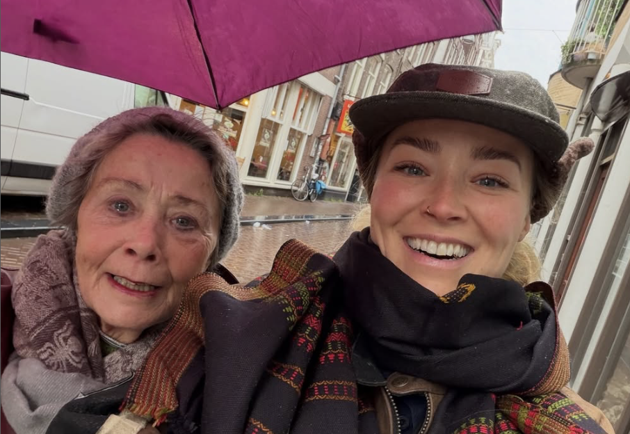 Geraldine Kemper koestert dierbare momenten met moeder: 'Hou van jou'