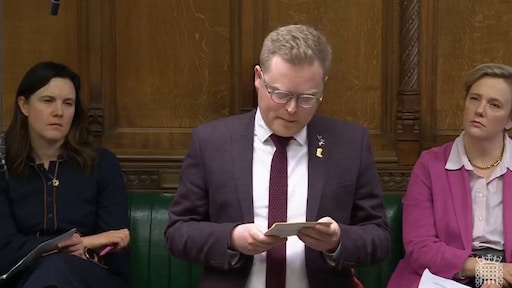 Britse politicus deelt persoonlijk verhaal over verkrachting: 'Slachtoffers moeten zich niet schamen'