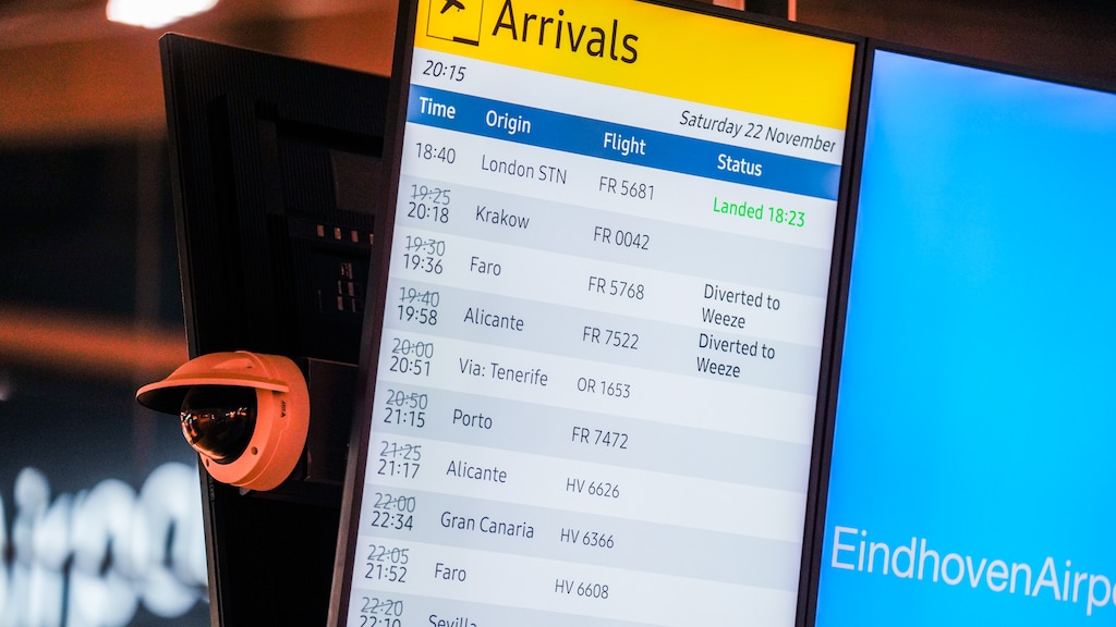 Vliegverkeer Eindhoven Airport weer hervat na sluiting door drones