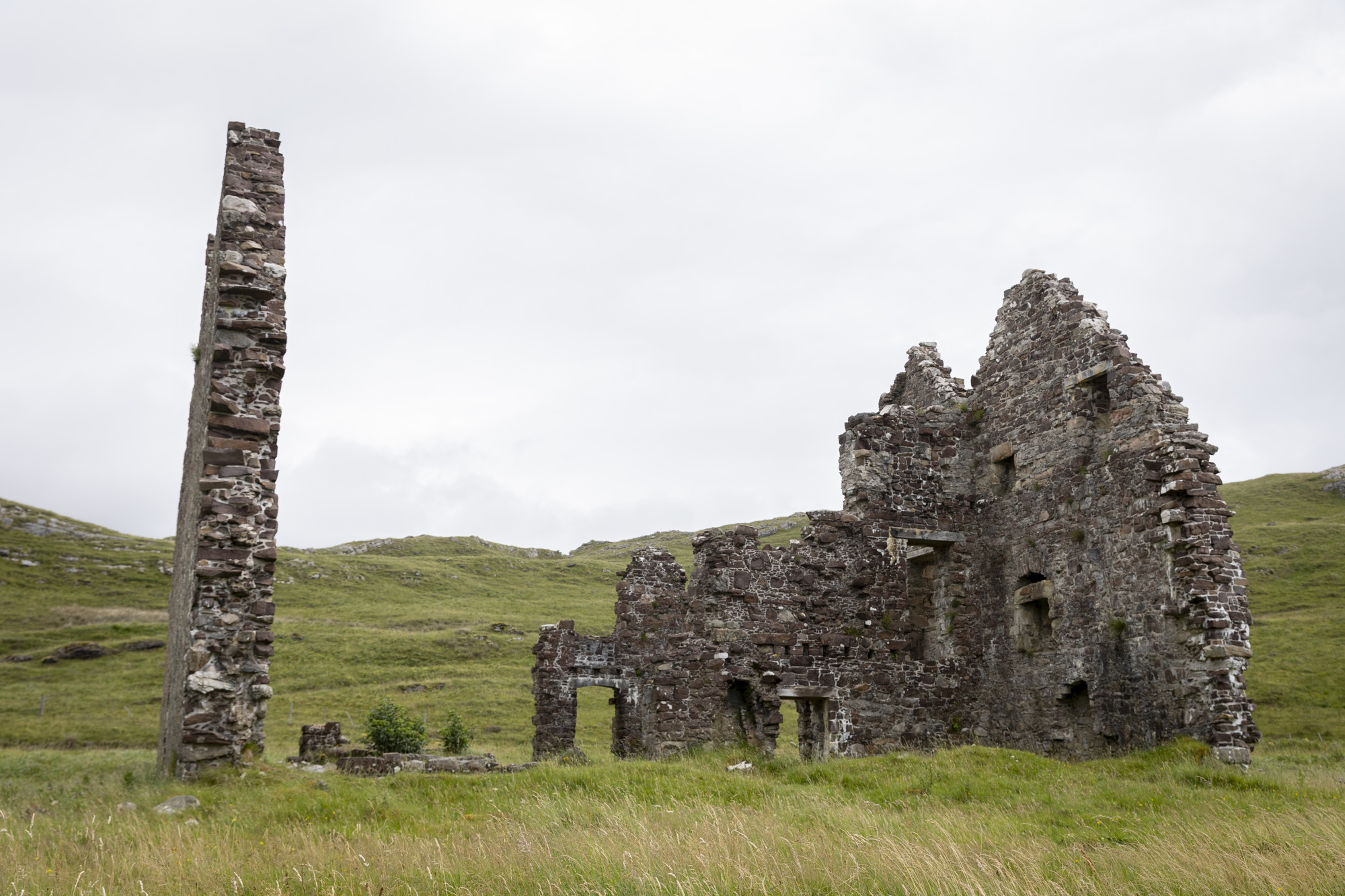 Een gedeelte van de ruïnes bij het Ardvreck Castle