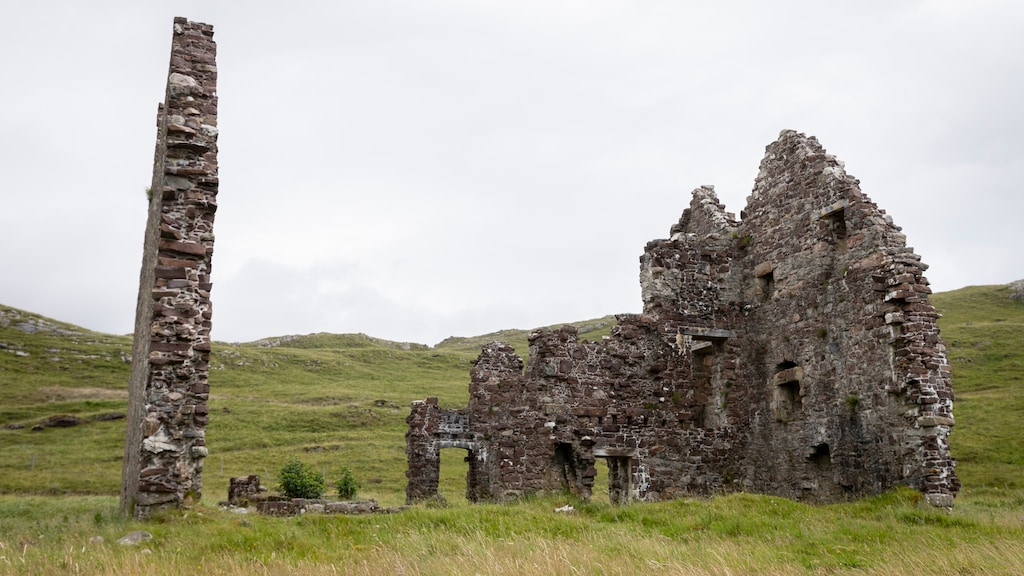 Een gedeelte van de ruïnes bij het Ardvreck Castle