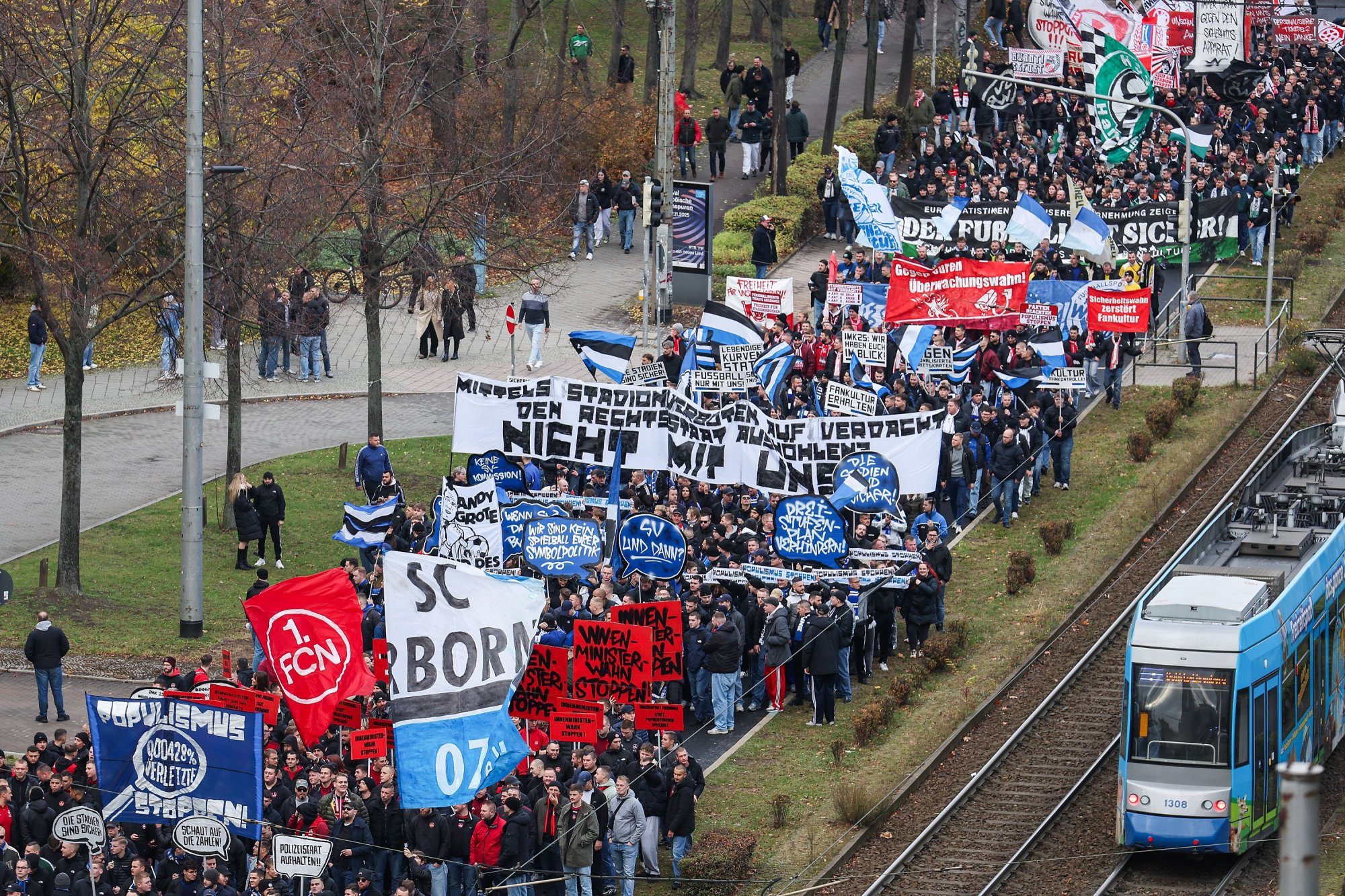 Supportersgroepen uit heel Duitsland demonstreerden vorige week in Leipzig