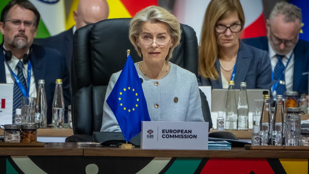Von der Leyen: 'EU moet centrale rol spelen in vredesakkoord Oekraïne'