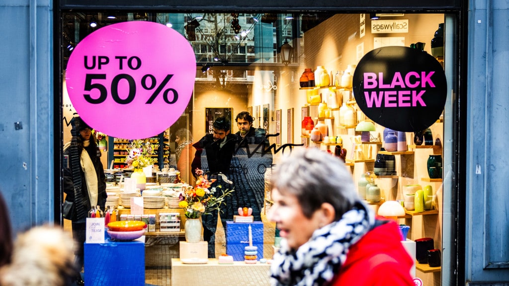 Black Friday begint eerder en duurt langer: 'Winkeliers kunnen niet om korting heen'