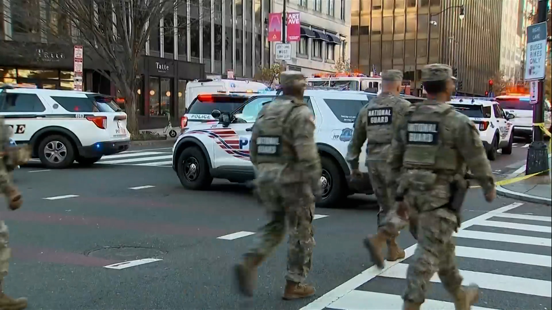 Leden nationale garde in kritieke toestand na te zijn neergeschoten in Washington DC