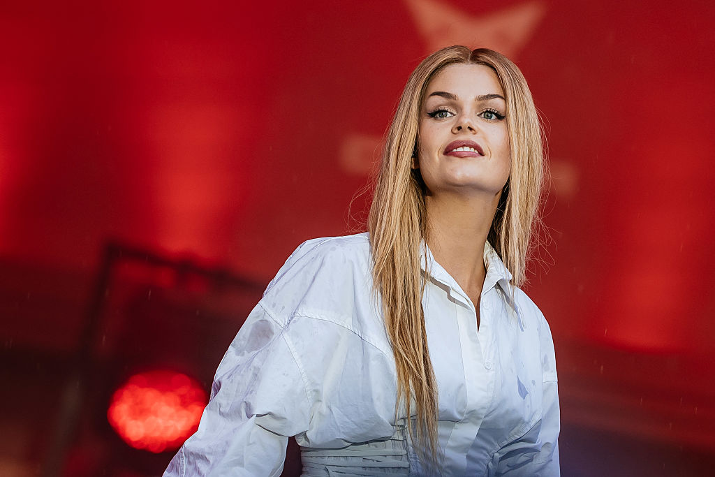 Davina Michelle verzorgt titelsong voor Amsterdamned II