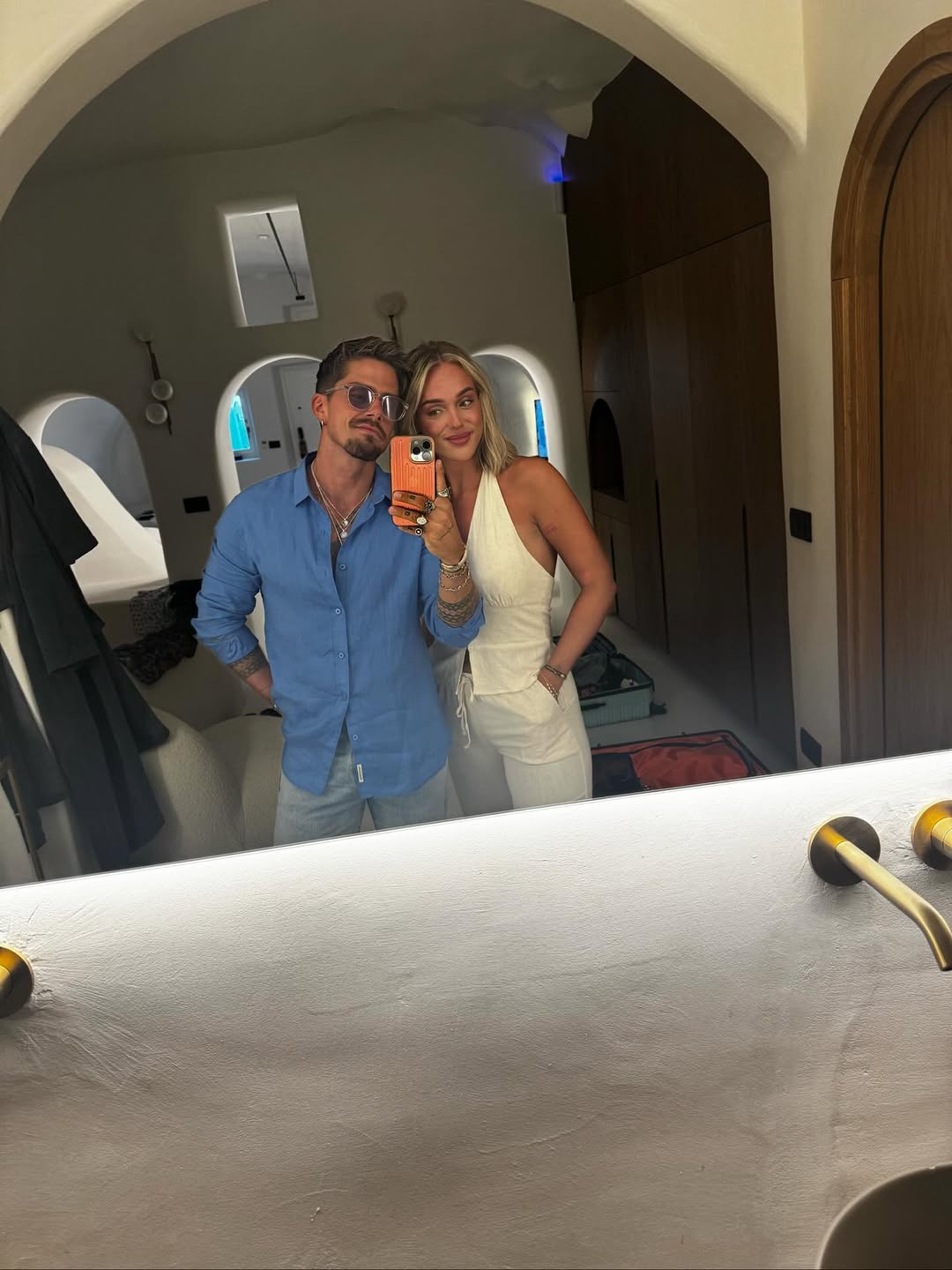 André Hazes onthult zomerfoto's met Noa Braaf nu relatie openbaar is: 'Hou van het leven'