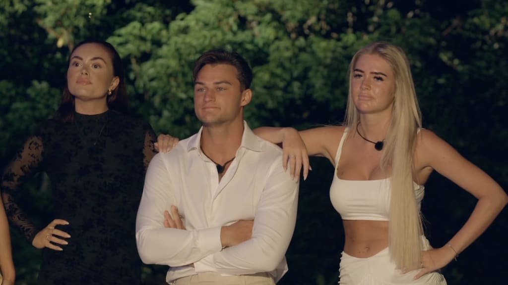 Junior zet Chanel in kwaad daglicht na wraakplan Zoë in Paradise Hotel: 'Toxic chick'