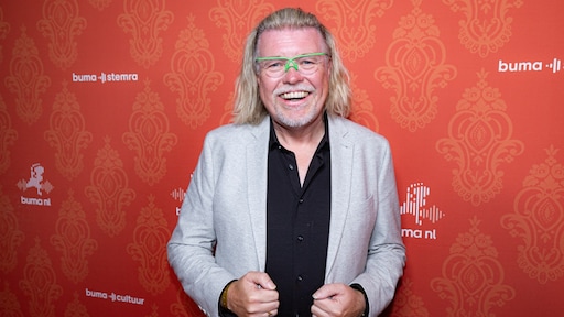 Overleden volkszanger René Karst nog te zien in nieuw seizoen De slimste mens