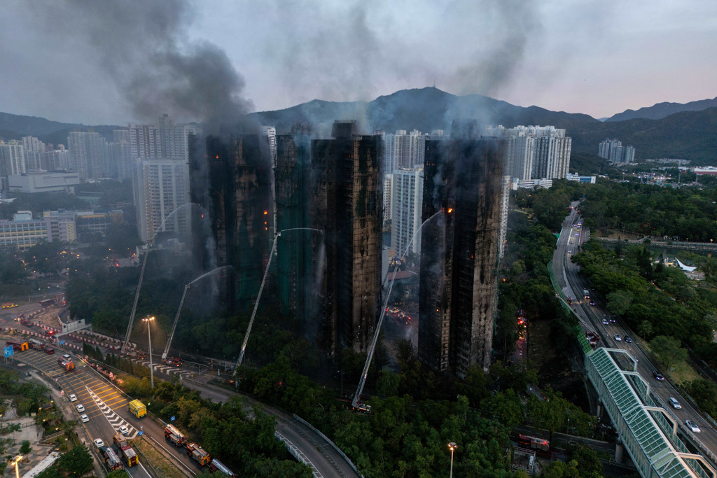 Dodental in Hongkong opgelopen tot 65: drie arrestaties na catastrofale brand