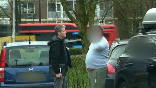 Vrouwen opgelicht door nep-modelscout die hen in bed probeert te krijgen in Undercover in Nederland: 'Voel me zeker aangerand'