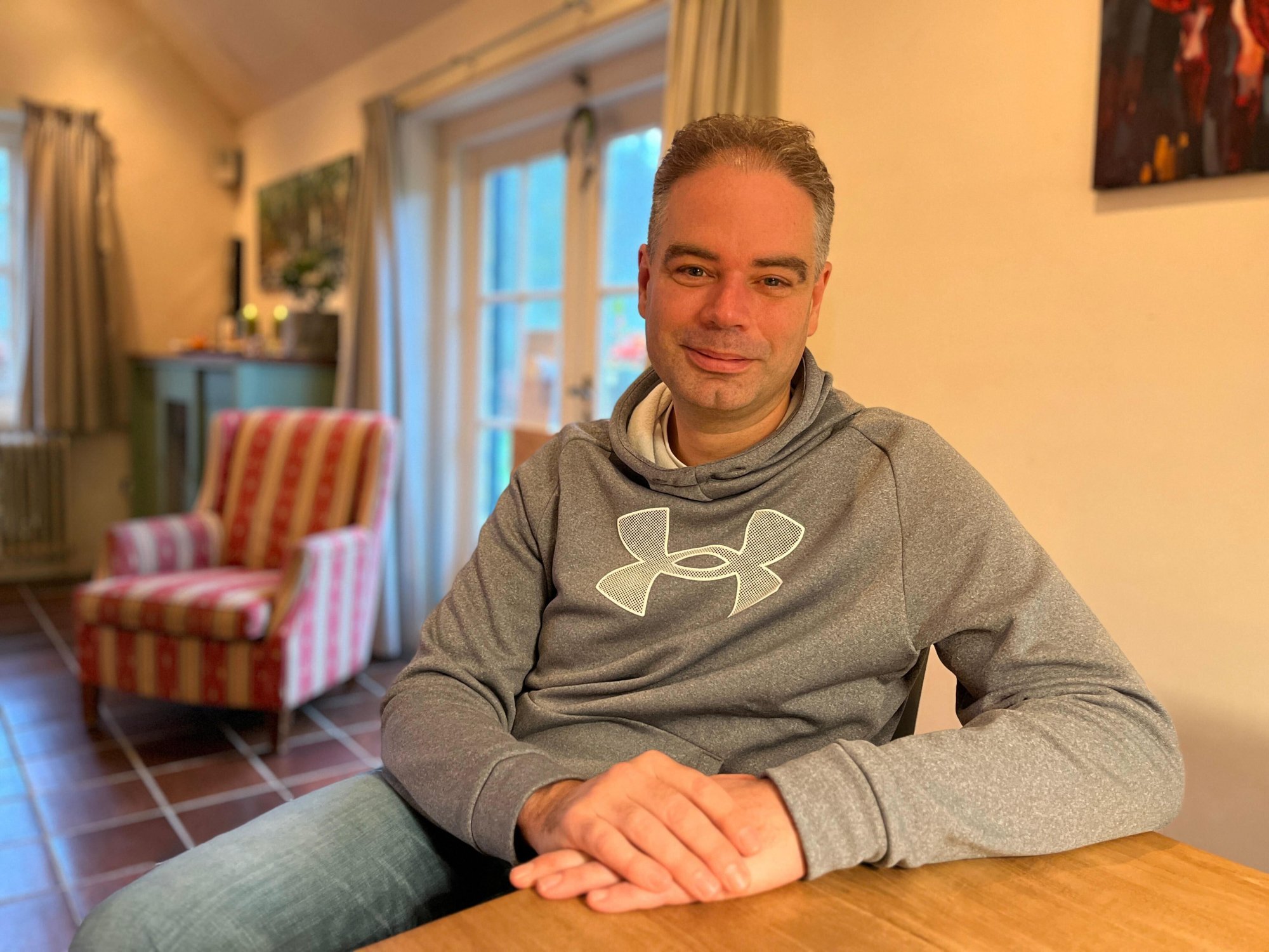 Man gooit deur open tijdens KLM-vlucht, Sebastiaan zag het gebeuren