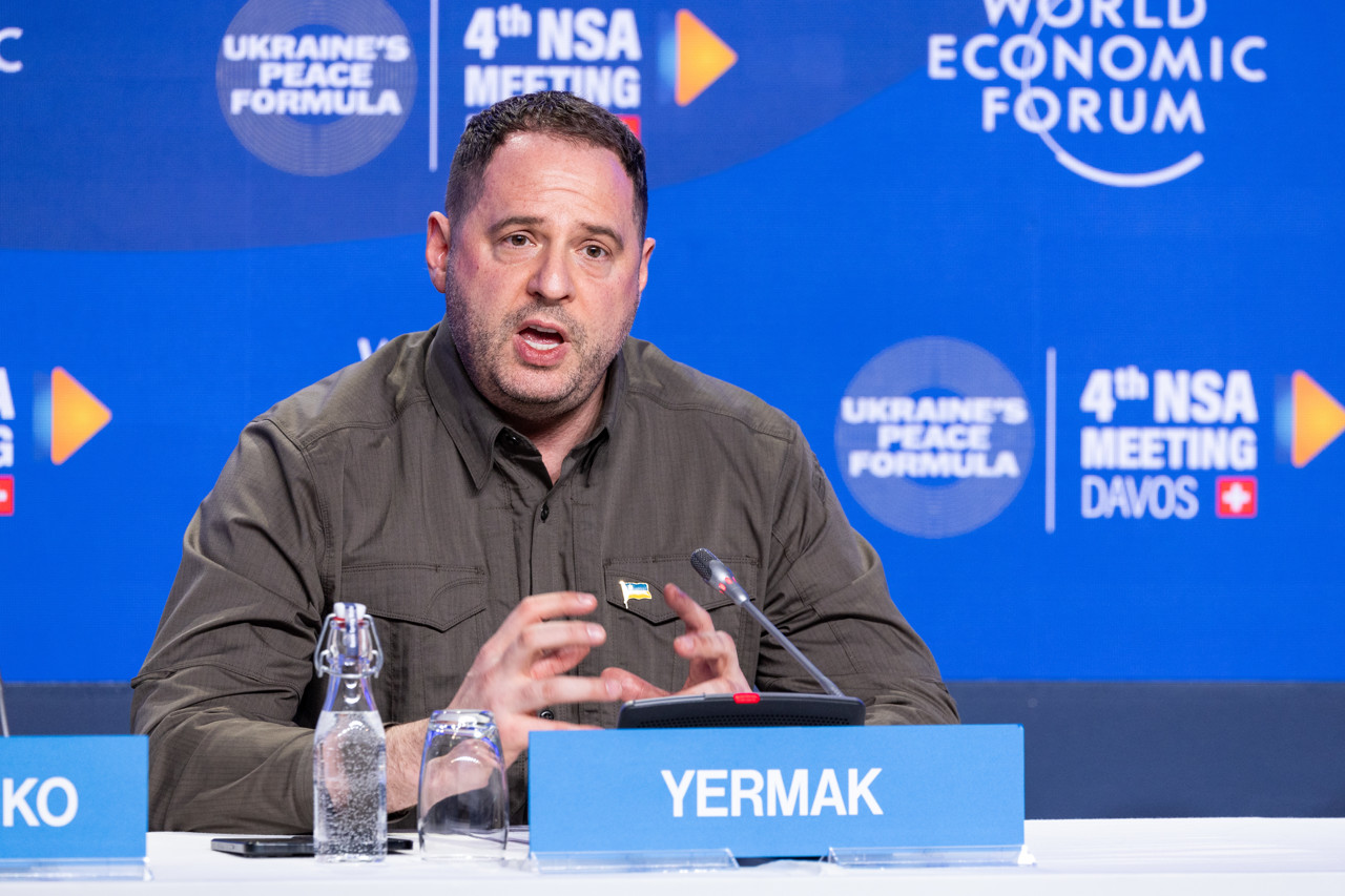 Rechterhand van Zelensky stapt op vanwege corruptieschandaal