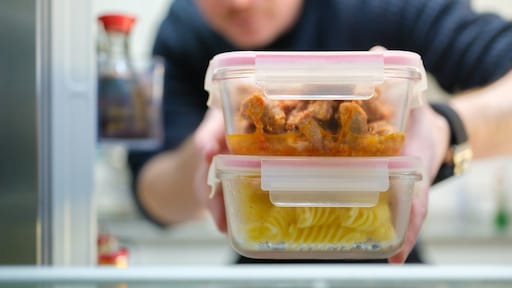 Meteen in de koelkast of eerst afkoelen? Dit zijn de do's and don'ts van kliekjes bewaren