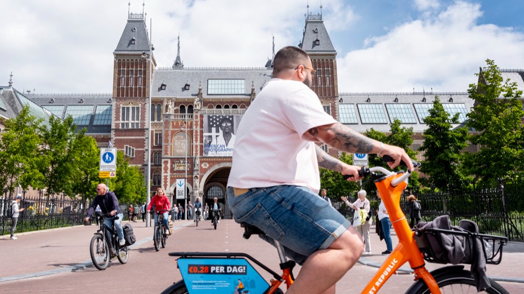 Nieuw plan Amsterdam tegen massatoerisme: meer gebouwen opkopen