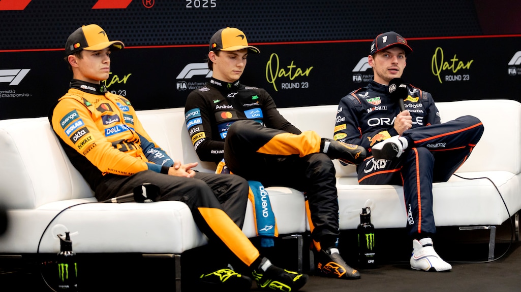 Norris (links), met naast hem Piastri en Verstappen.