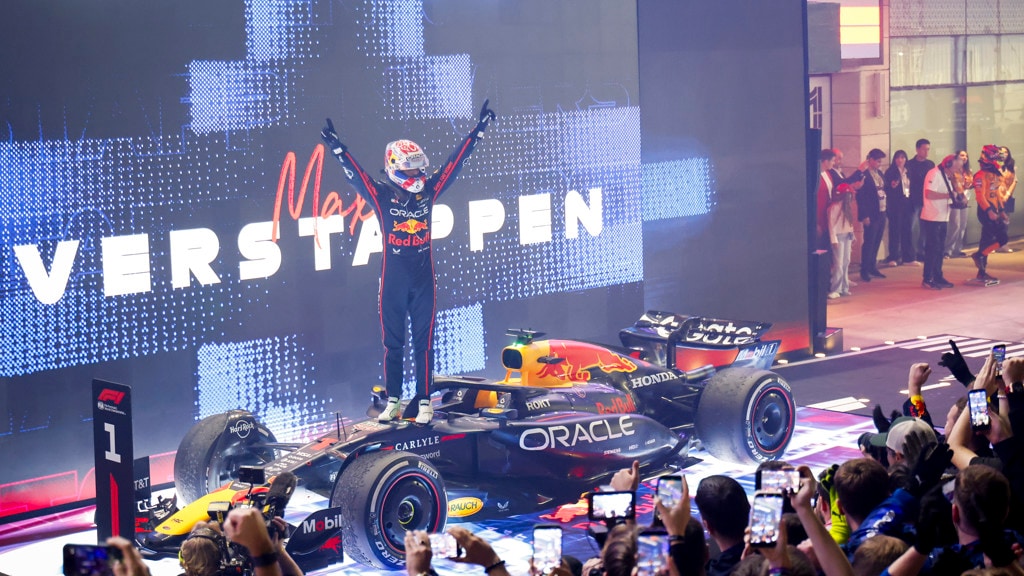 Max Verstappen wint in Qatar, titelstrijd F1 beslist in slotrace