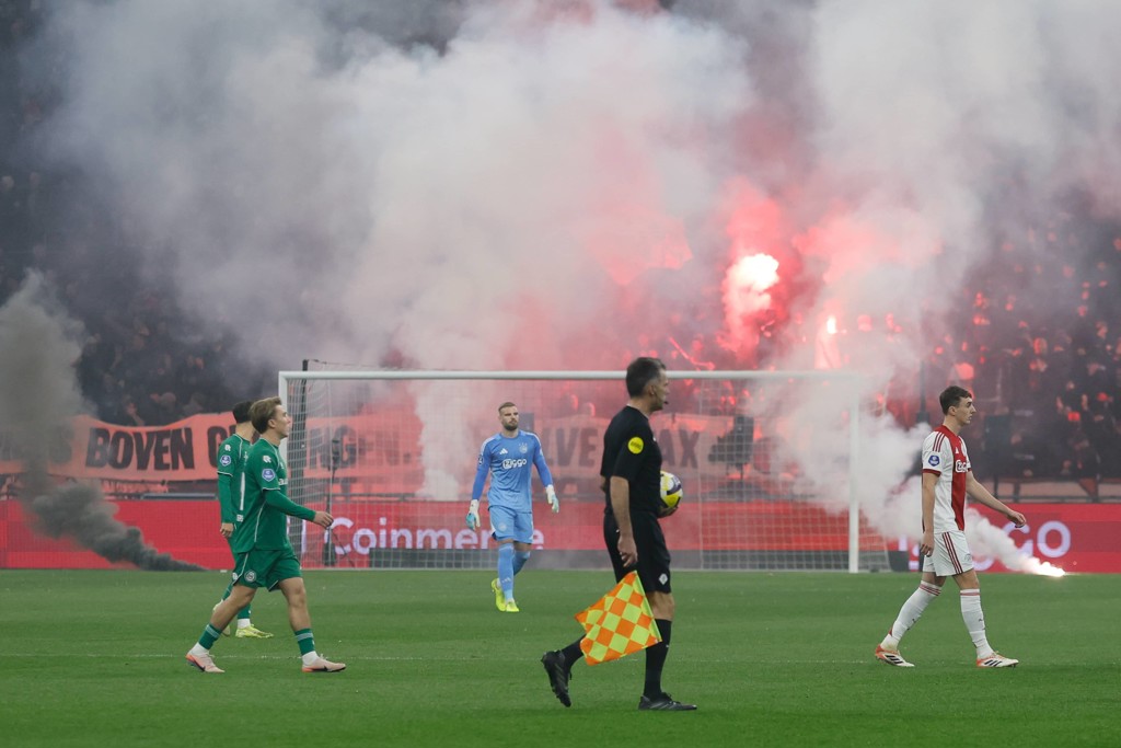 Ajax was gewaarschuwd voor vuurwerkactie, hoe kon het toch zo misgaan?