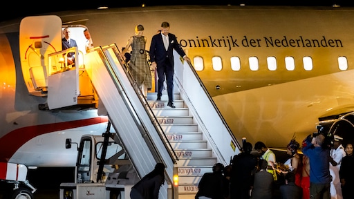 Koningspaar aangekomen in Suriname met Willem-Alexander als copiloot