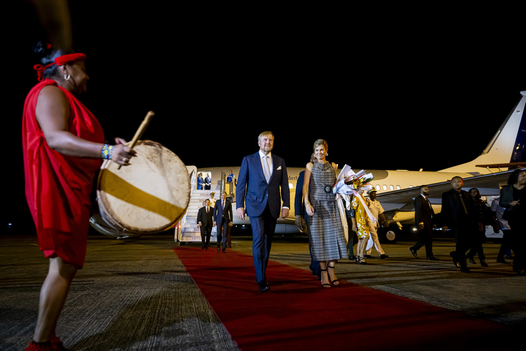 De ontvangst van het koningspaar.
