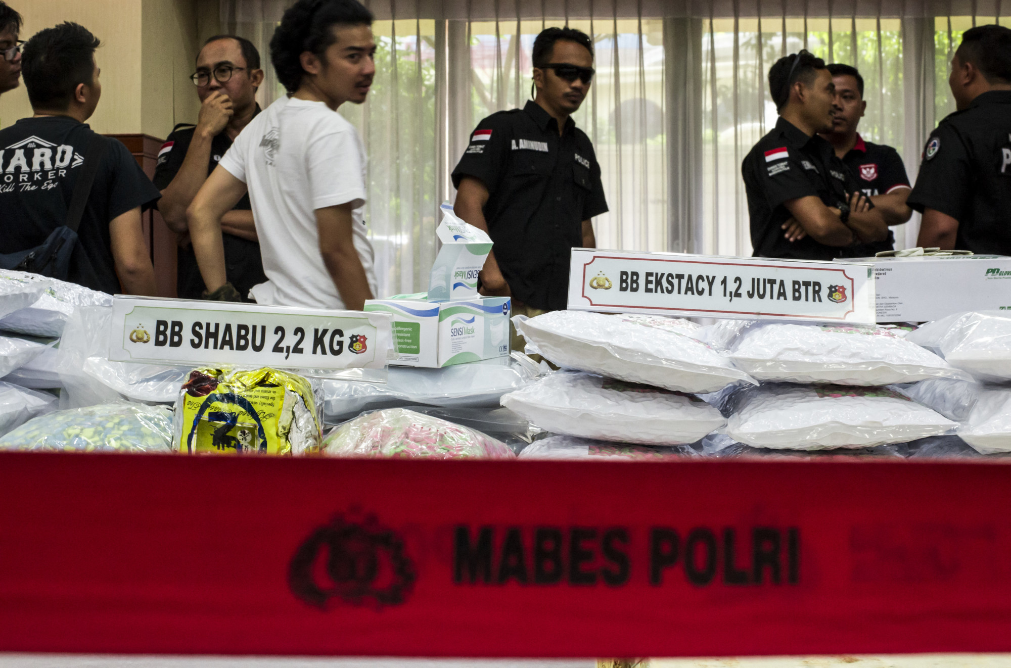 Twee Nederlanders na jaren gevangenschap uitgeleverd door Indonesië