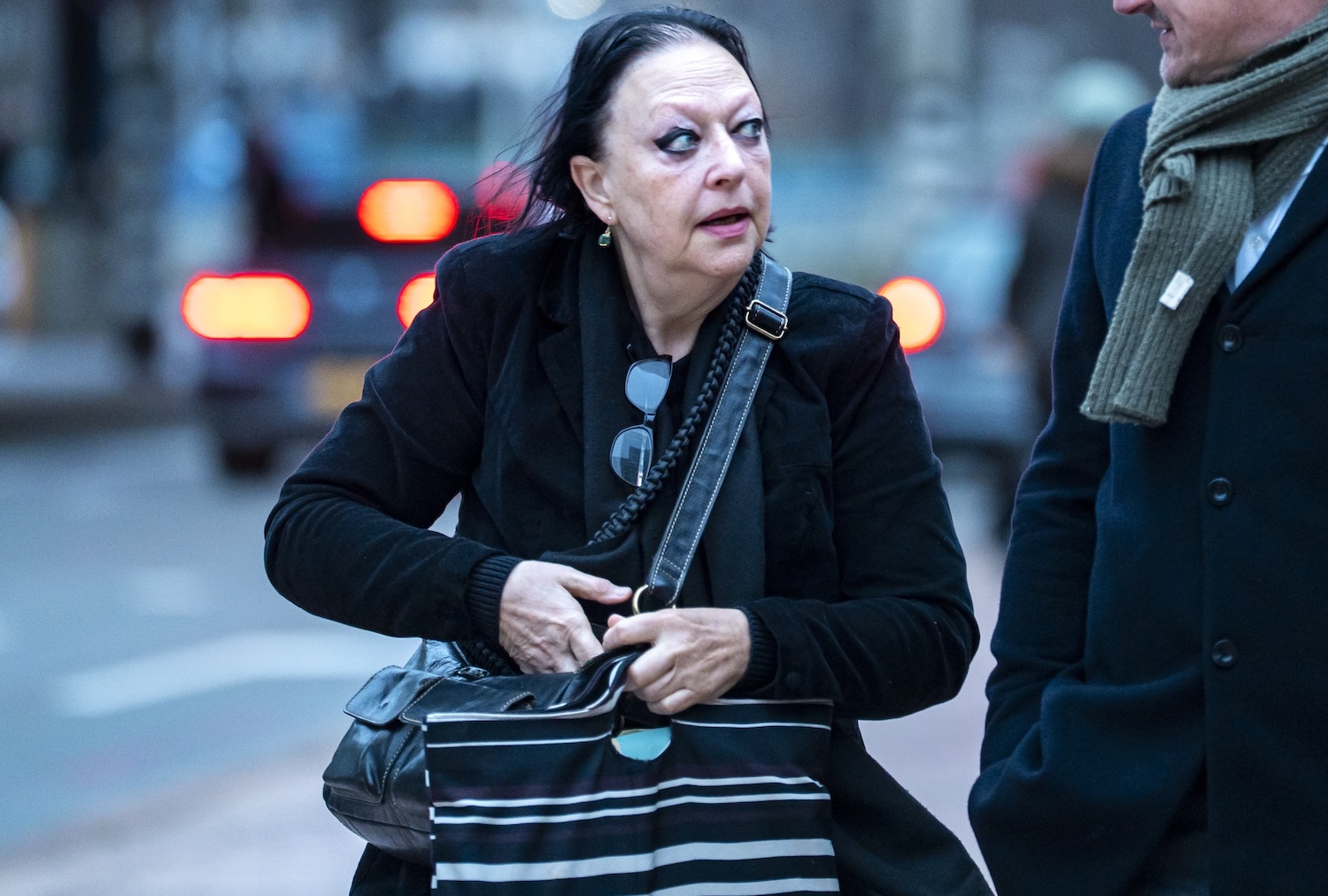 Ex-advocaat Inez Weski maakt eerste publieke verschijning sinds april