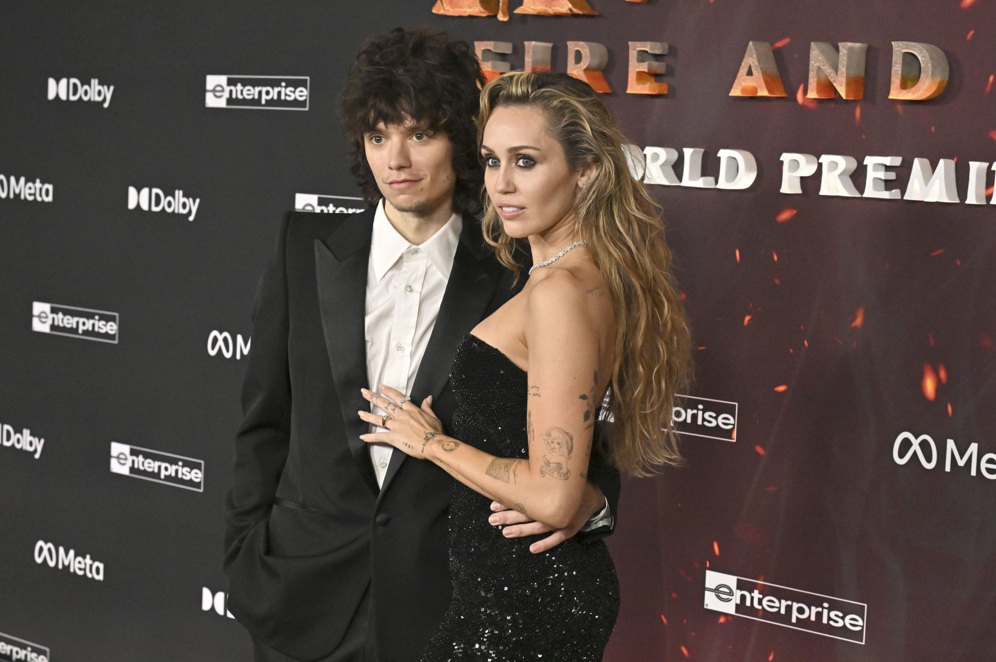 Miley Cyrus verbaasd dat verloving zo lang onder de radar bleef