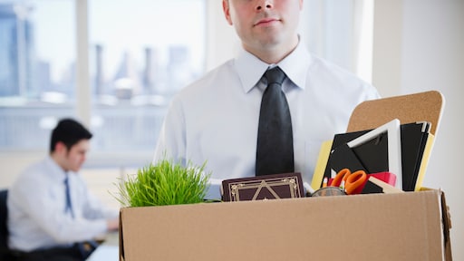 Van dure broodjes tot gefingeerd overlijden: dit zijn de 10 meest bizarre ontslagzaken van 2025