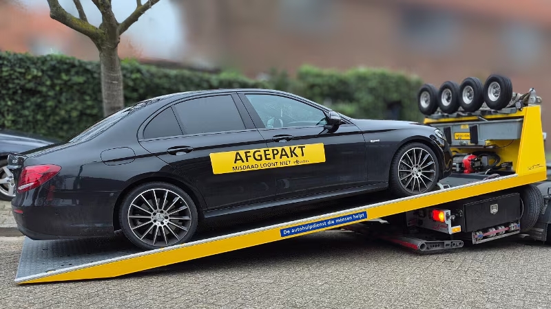 Elektronica zogenaamd retour, vervolgens voor tonnen doorverkocht