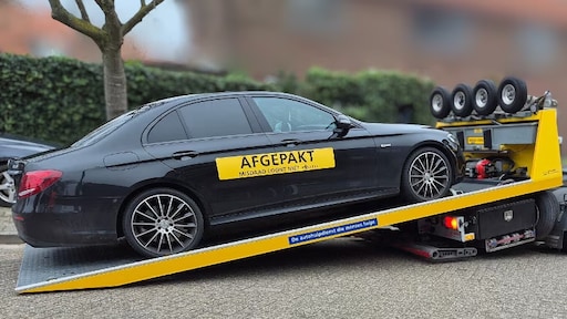 Elektronica zogenaamd retour, vervolgens voor tonnen doorverkocht