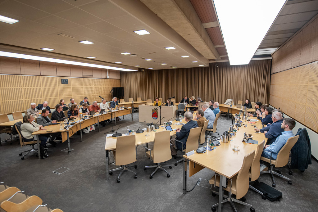 De gemeenteraad voordat de besloten vergadering begon.