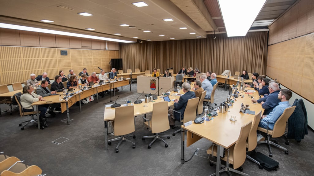 De gemeenteraad voordat de besloten vergadering begon.