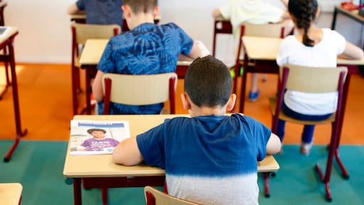 Inspectie: kind moet op school beter leren spreken en luisteren, niveau te laag
