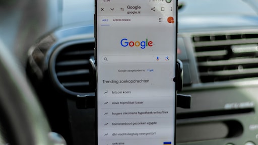 Dit googelden we dit jaar massaal: stemadvies, Charlie Kirk en de nieuwe iPhone