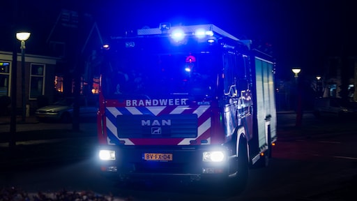 Brandweer haalt twee mensen, onder wie een kind, uit brandende woning in Driebergen