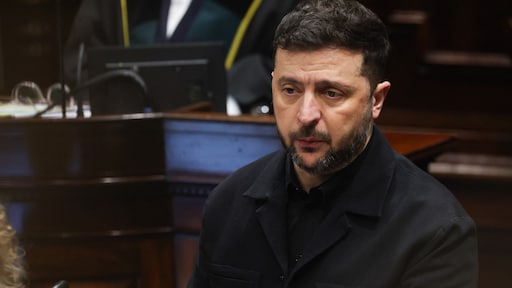 'Drones waargenomen tijdens vlucht Zelensky naar Ierland, groot alarm geslagen'