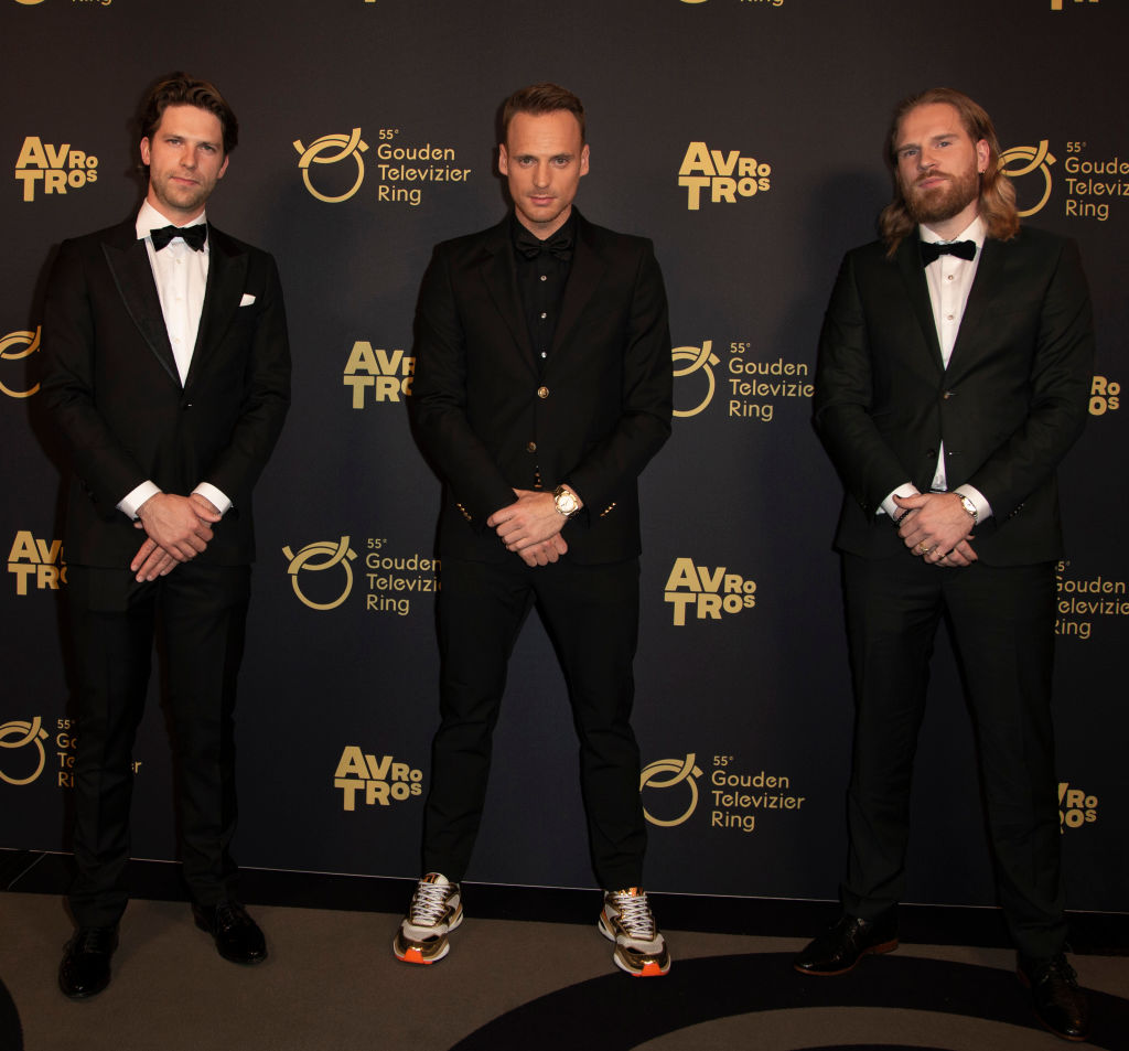 Giel te midden van zijn StukTV-collega's Thomas van der Vlugt en Stefan Jurriens.