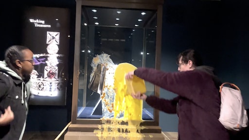 Vitrines kroonjuwelen beklad bij Tower of London: vier arrestaties