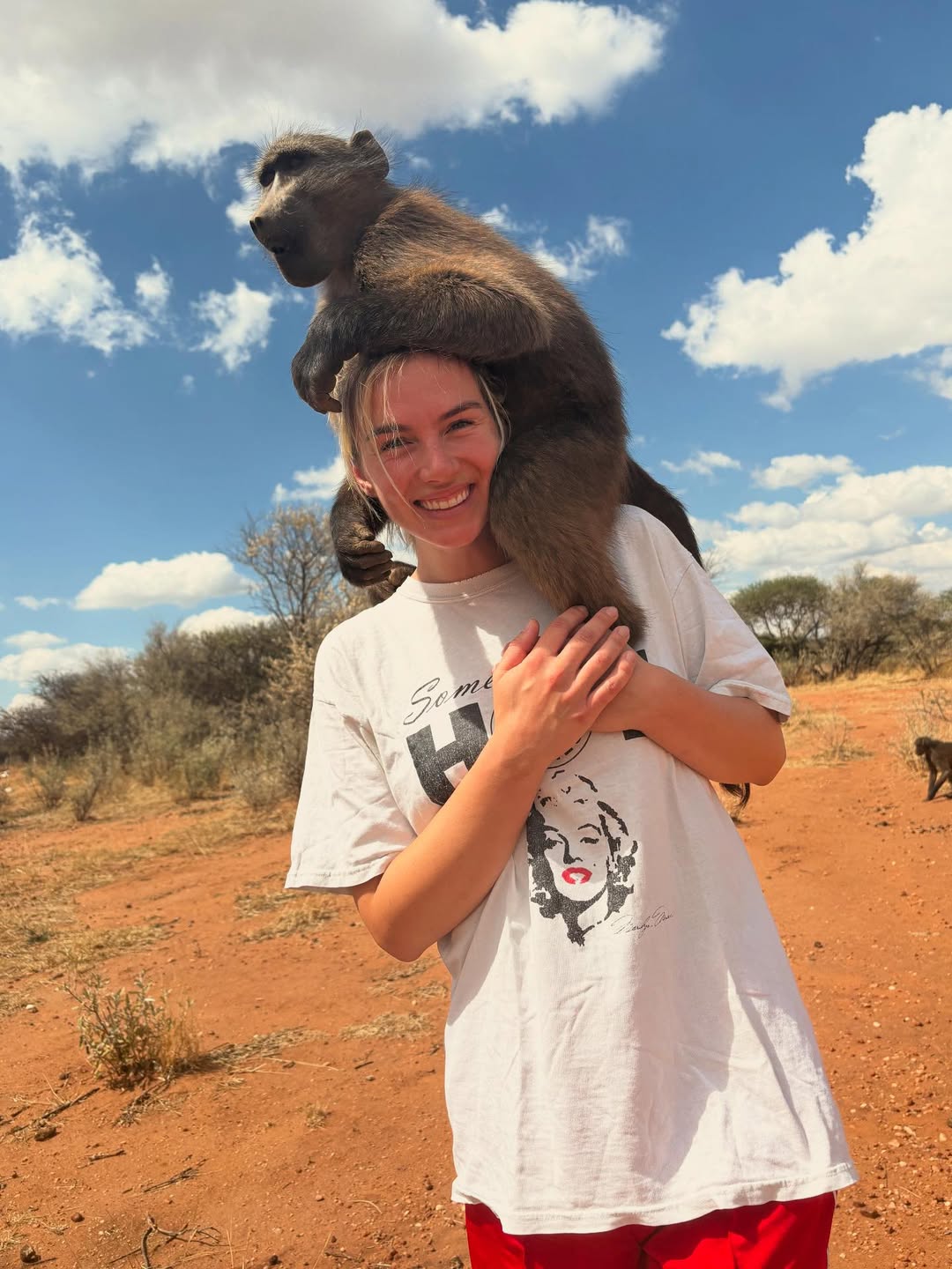 Maan geeft update vanaf 'leerzame' wereldreis: 'We leven'