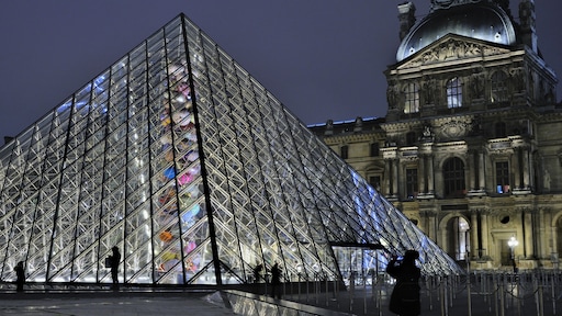 Lekkage in Louvre: honderden boeken over Egyptische oudheid beschadigd
