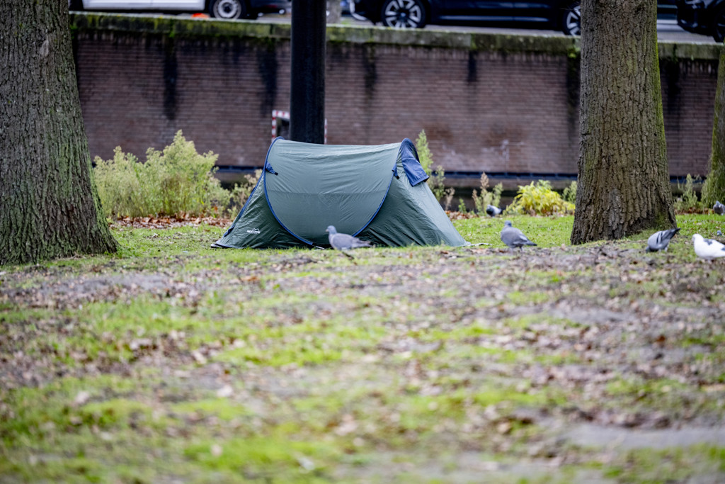 'Steden dreigen dakloze moeders met afpakken kinderen bij hulp'