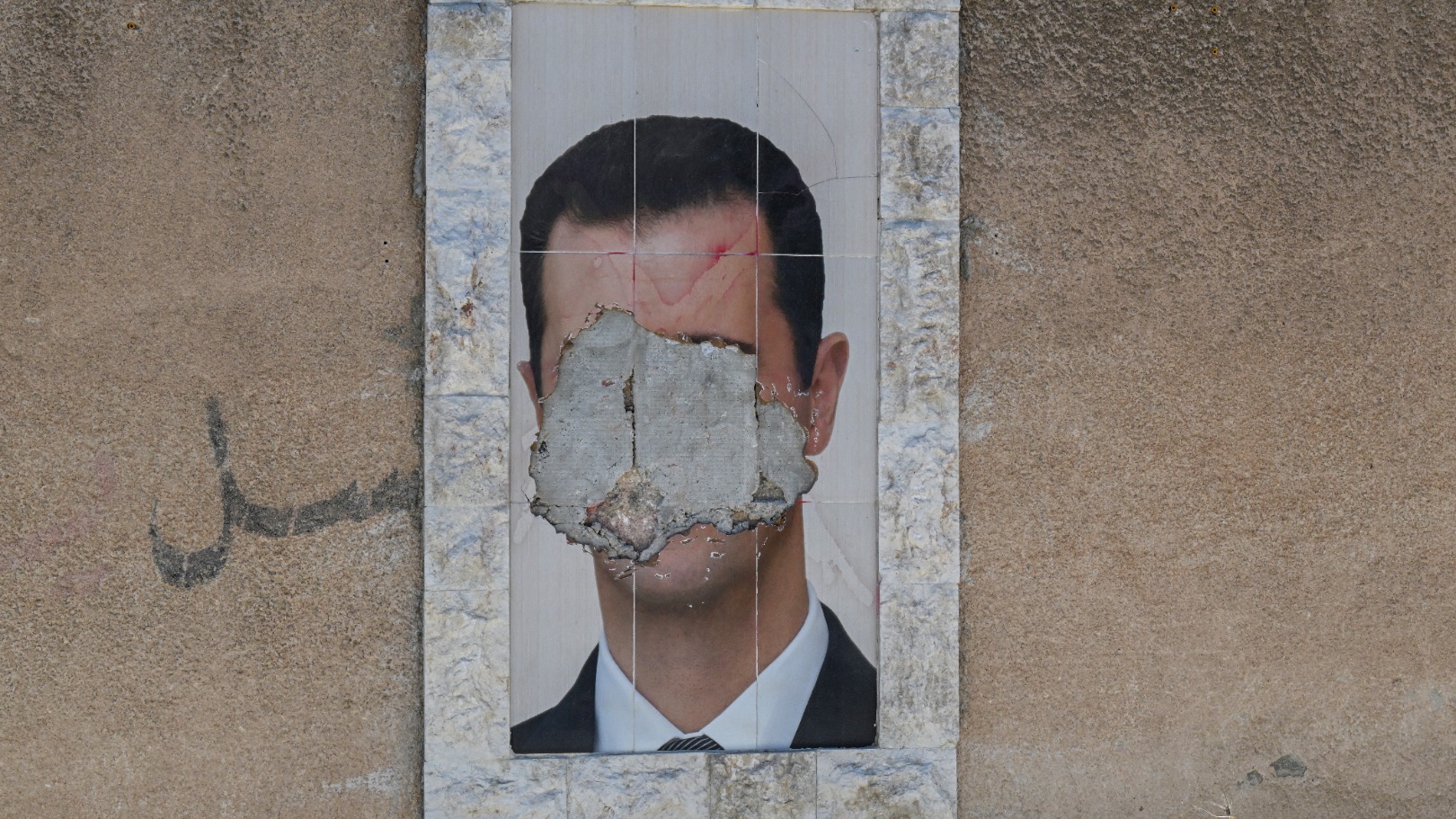 Syrische dictator Assad 'zit in een gouden kooi in Moskou en kan er nooit meer weg'