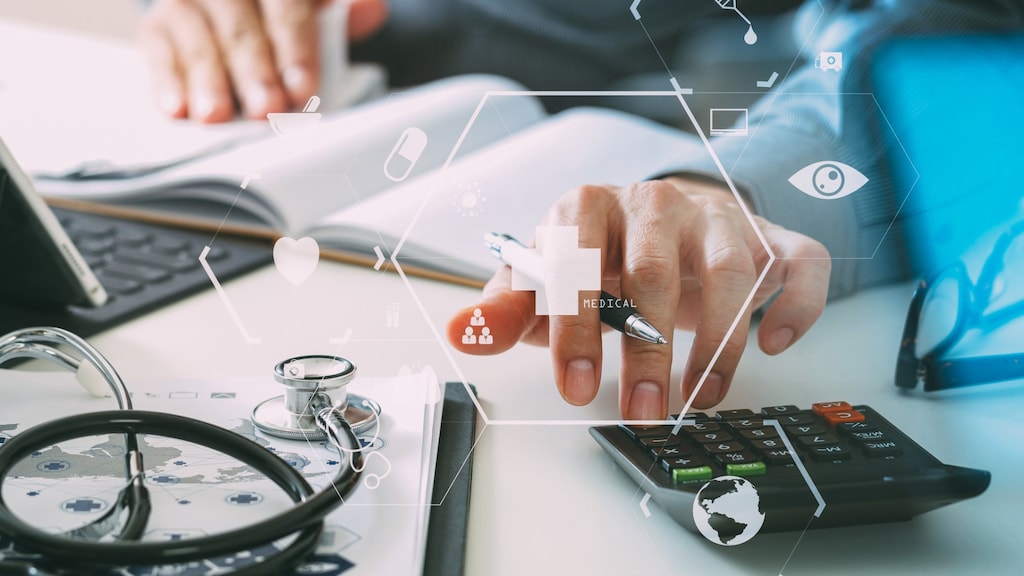 Budgetcoach: 'Zonder geldbuffer, is het onverstandig je eigen risico te verhogen'