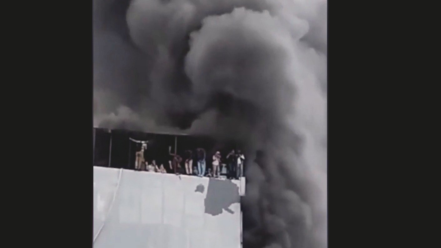 Tientallen doden en gewonden bij brand in Jakarta: 'We vluchtten naar het dak' 