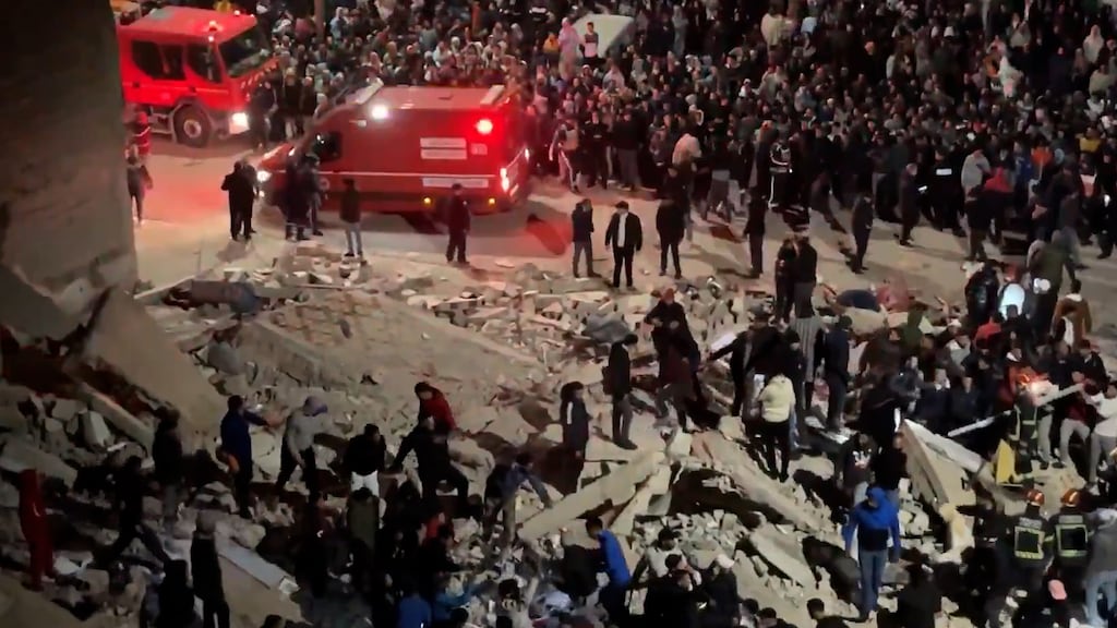 Zeker 22 doden bij instorting twee gebouwen in Marokkaanse stad Fez